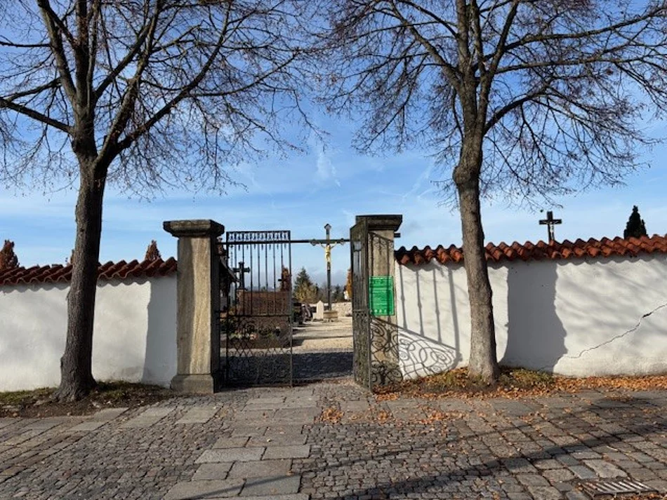 Eingangstor Alter Friedhof
