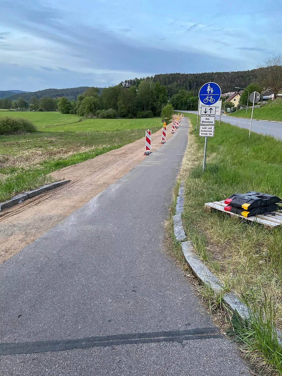 Radweg mit Baustelle 