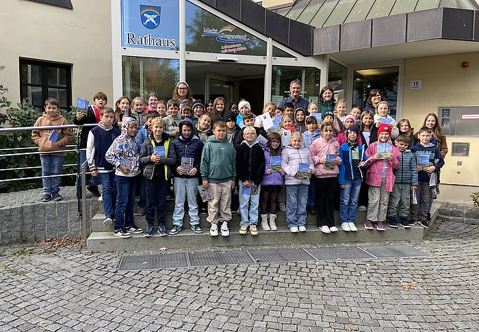 Besuch der Grundschule Regenstauf im Rathaus